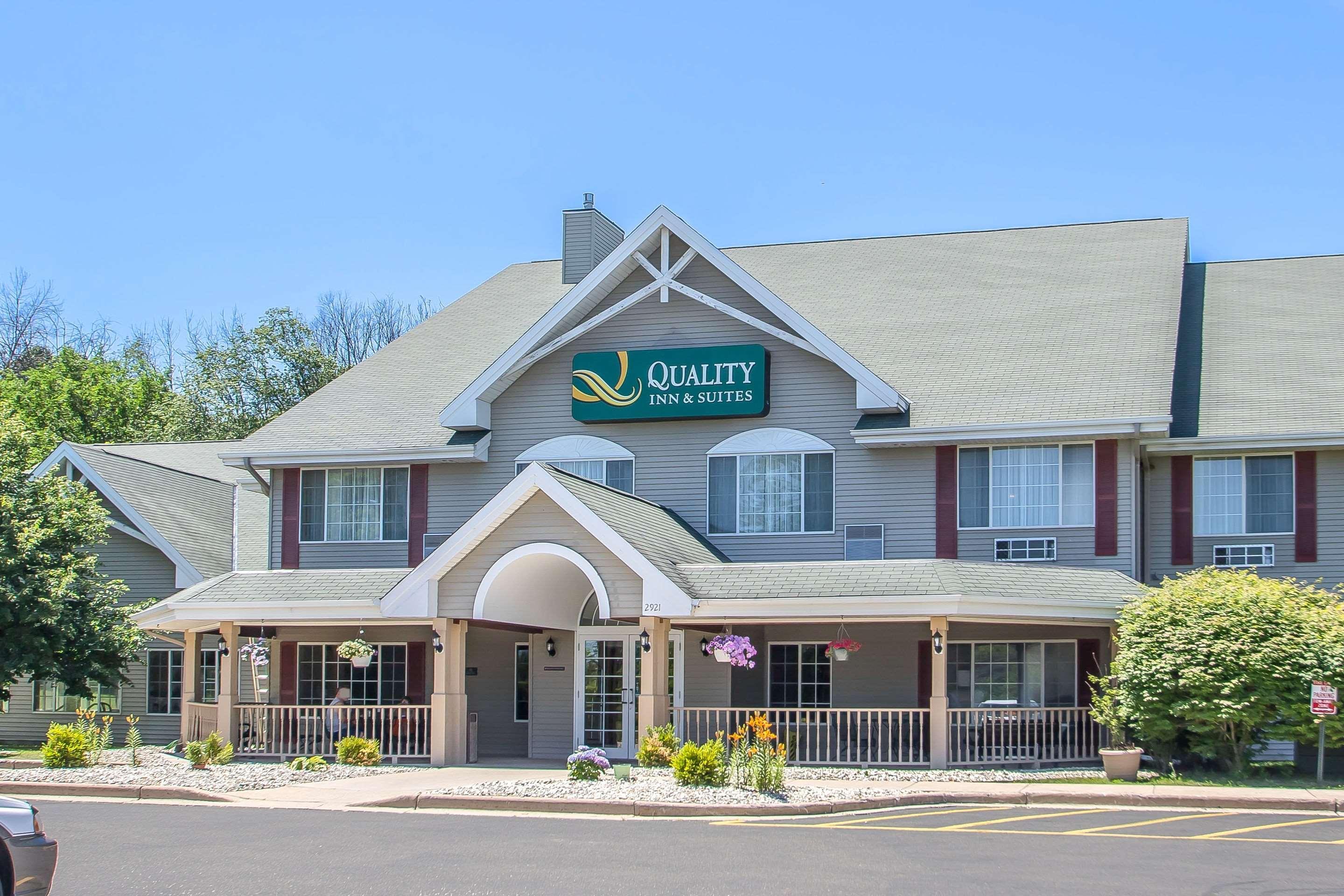 Quality Inn & Suites East Troy I-43 Exterior photo