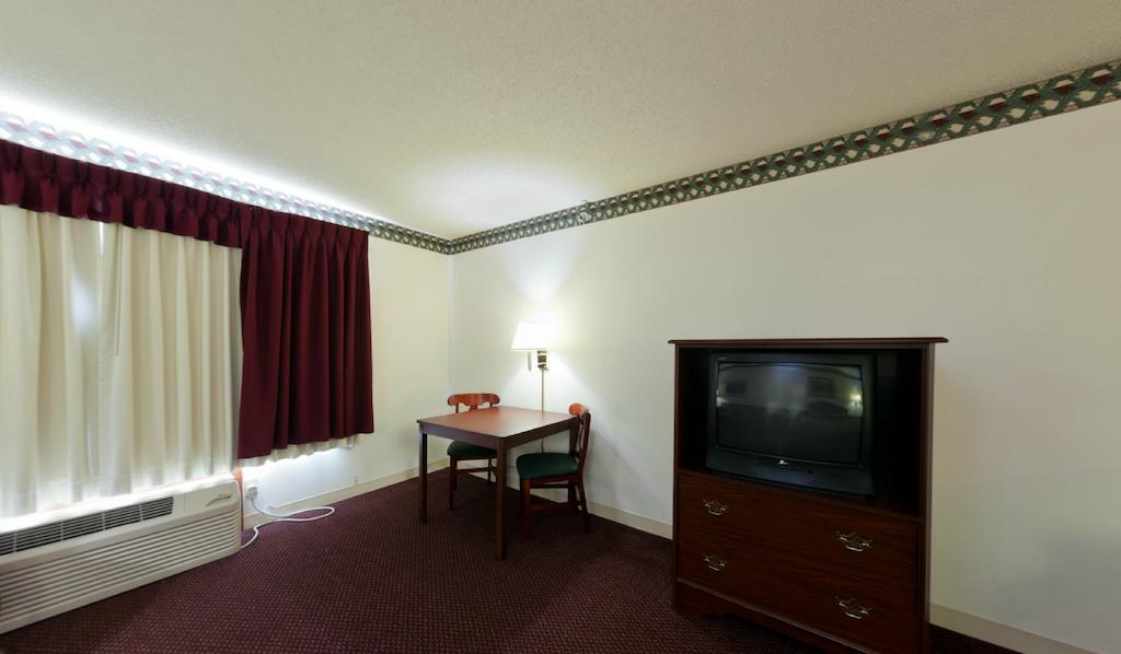 Quality Inn & Suites East Troy I-43 Room photo