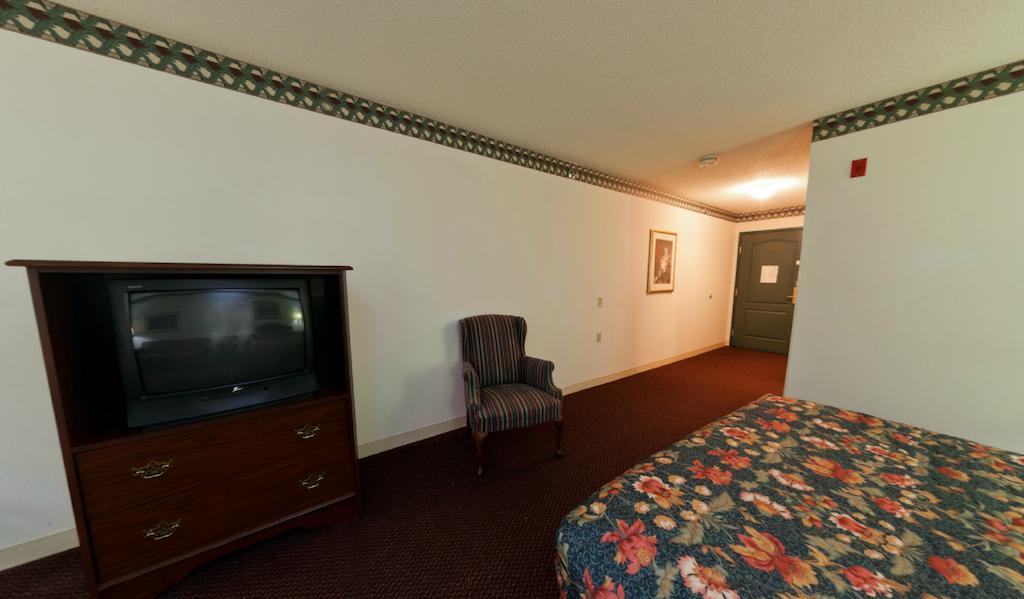 Quality Inn & Suites East Troy I-43 Room photo